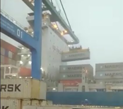 Vendaval provoca acidente com container no Porto de Imbituba_OMDN_O Mundo dos Negócios