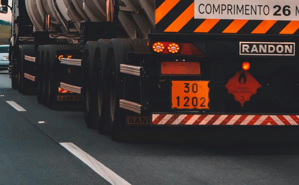 Certificação deve ser observada para transporte rodoviário de carga IMO_OMDN_O Mundo dos Negócios_Antonino Visalli Unsplash