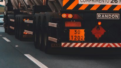 Certificação deve ser observada para transporte rodoviário de carga IMO_OMDN_O Mundo dos Negócios_Antonino Visalli Unsplash