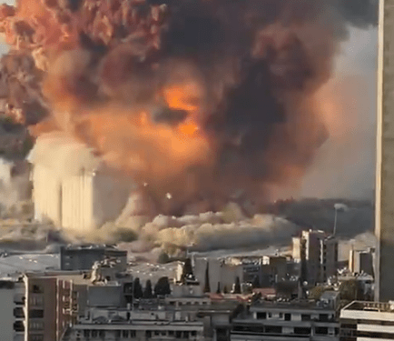 Explosões provocam destruição em área portuária de Beirute_OMDN_o mundo dos negocios