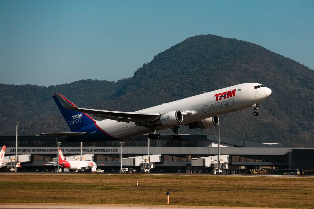 Rota cargueira inédita Miami-Florianópolis entra em operação_OMDN_O Mundo dos Negócios_Felipe Carneiro (2)