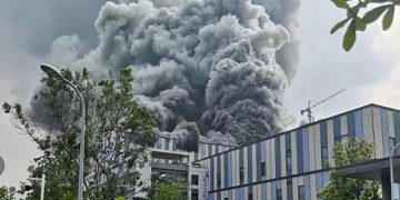 Grande incêndio atinge prédio do complexo da Huawei na China_OMDN_O Mundo dos Negócios