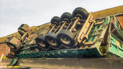 Sinistro_no_transporte_de_mercadorias_internacionais_O_Mundo_dos_Negocios_OMDN