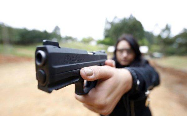 Governo zera alíquota de imposto de importação de armas