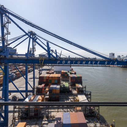 Movimentação de contêineres aumenta nos portos do país